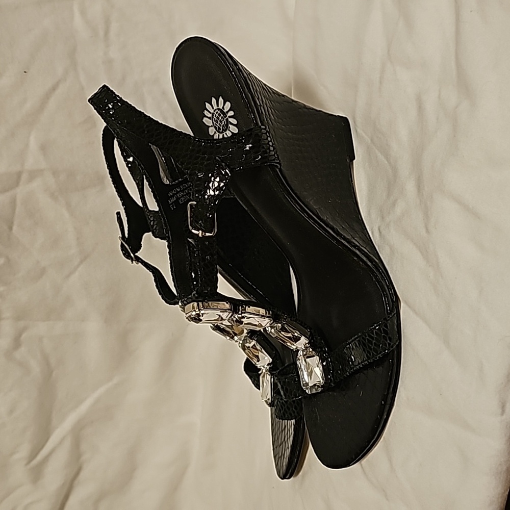 Wedges & Rhinestones - Picture 2 of 5